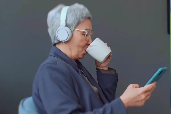 7 reasons why a 50+ feels that the current online search is ageist